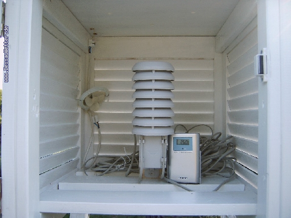 http://www.dessauwetter.de/galerie2/cache/vs_2%20Station%20WS3600_WS_001.JPG