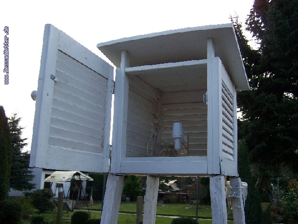 http://www.dessauwetter.de/galerie2/cache/vs_3%20Station%20WMR928_WMR928_06.JPG