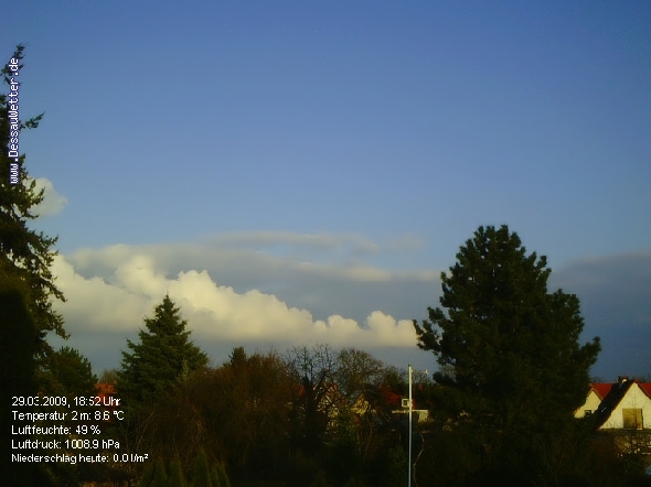http://www.dessauwetter.de/galerie2/cache/vs_6%20Webcam_dessau_webcam_06.jpg