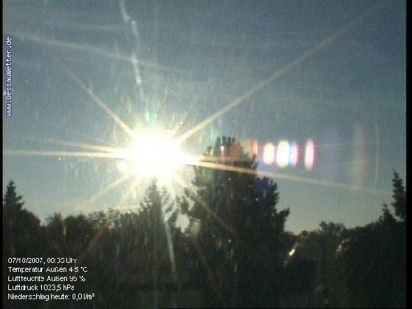 http://www.dessauwetter.de/galerie2/cache/vs_6%20Webcam_dessau_webcam_07.jpg